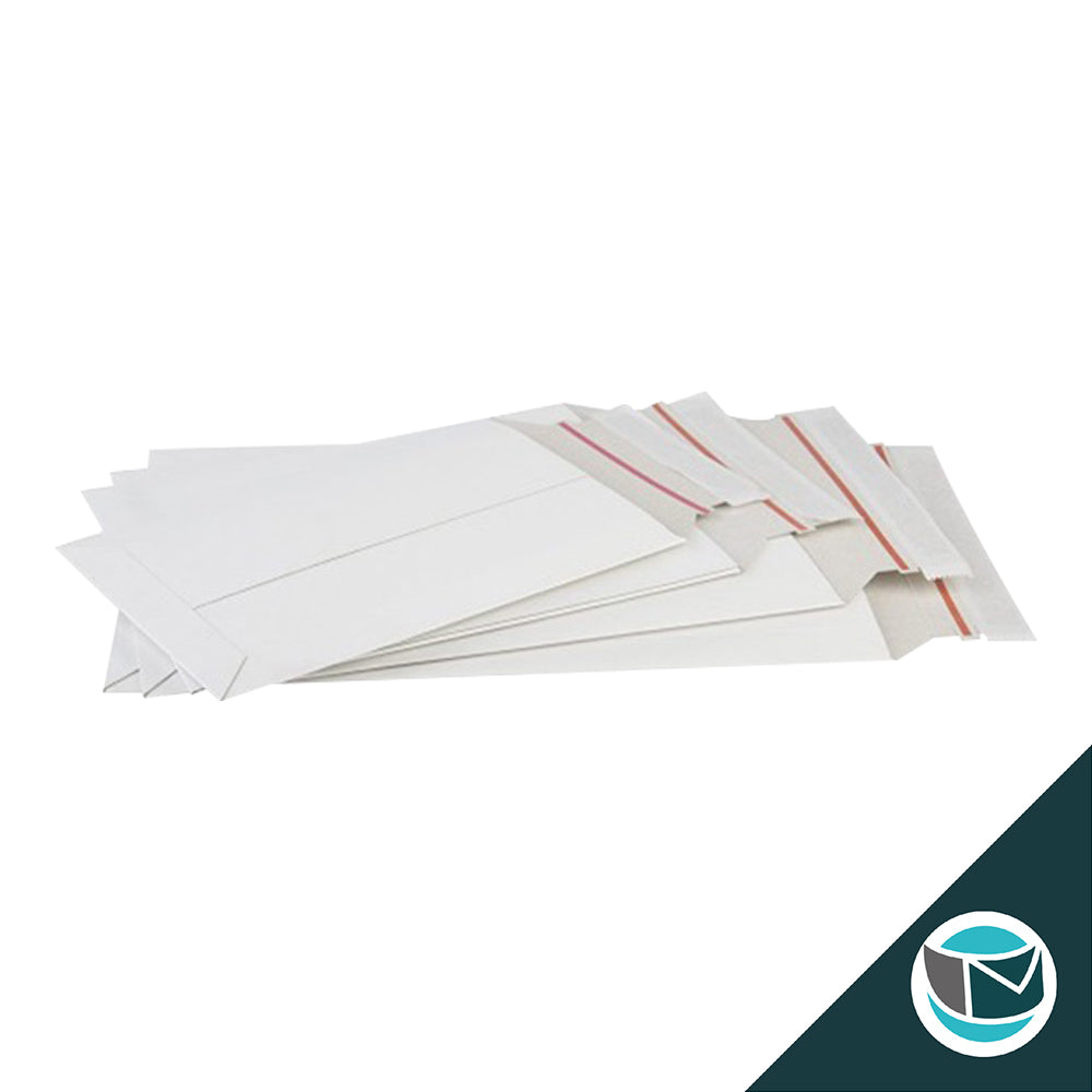 Witte kartonnen enveloppen van ONGESTREKEN 440gr EB4